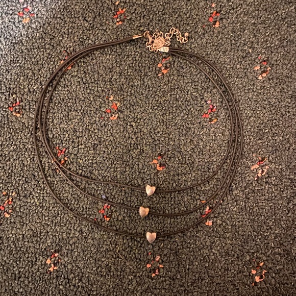 3-heart shaped shapes necklace black and silver - Picture 5 of 5